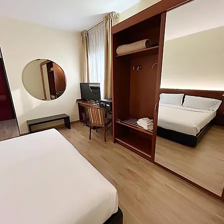 Ih Hotels Milano Blu Visconti Hotel 3*